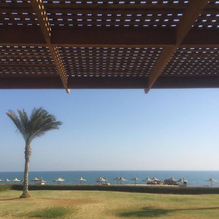 Beach Front Chalet Ain Sukhna Buitenkant foto